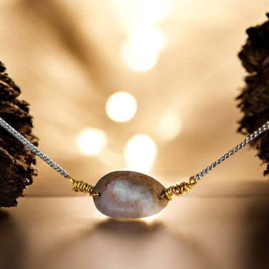 In the Middle of Stillness - necklace