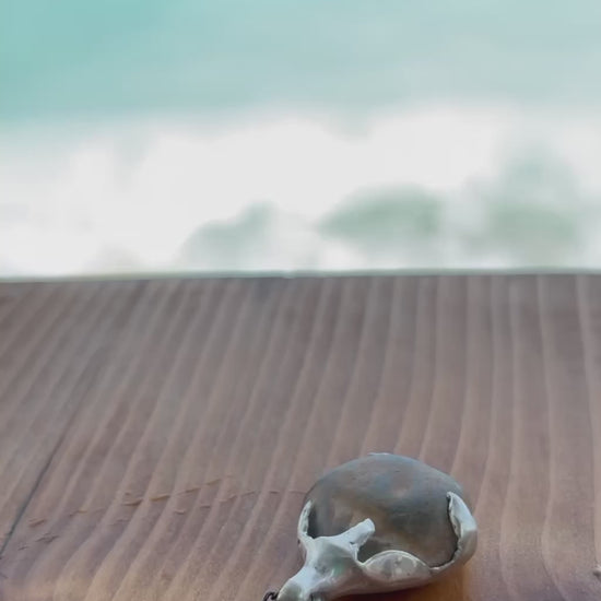 Ba7r pendant necklace video preview, silver and beach stone, handmade 7ajra jewelry.