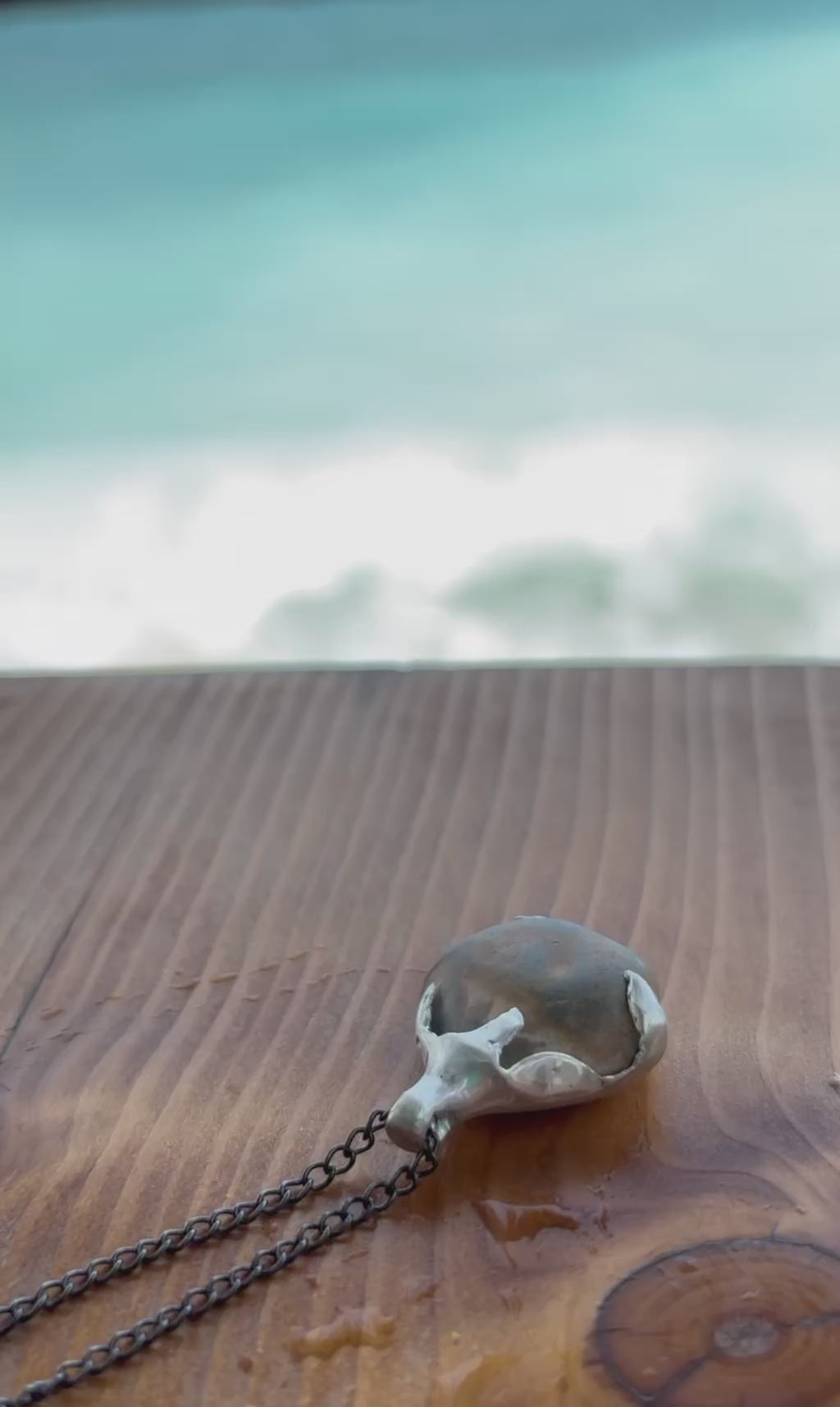 Ba7r pendant necklace video preview, silver and beach stone, handmade 7ajra jewelry.