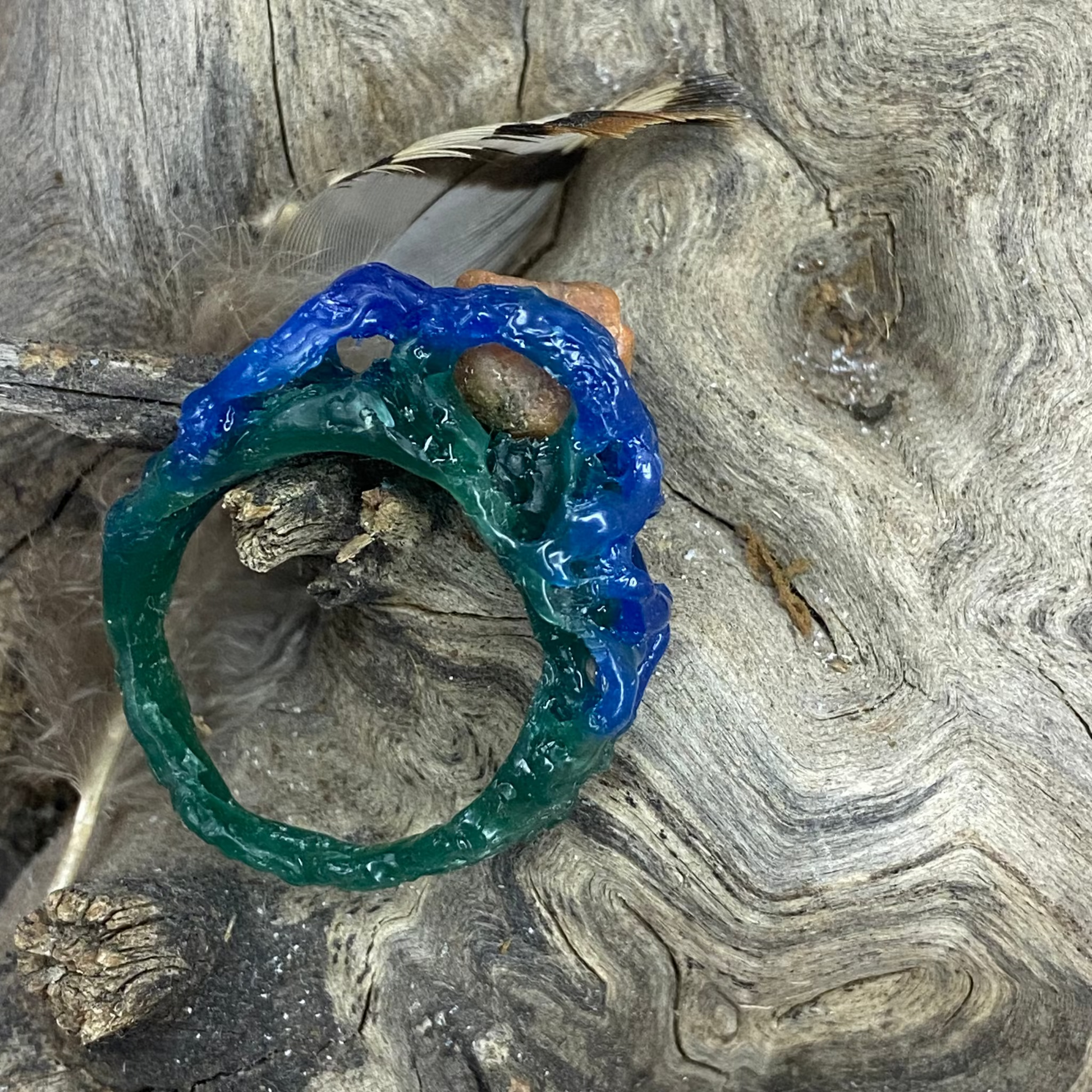 Clessidera ring detail, showing claw construction